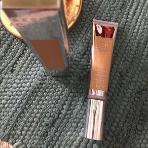 BECCA Skin Love Foundation